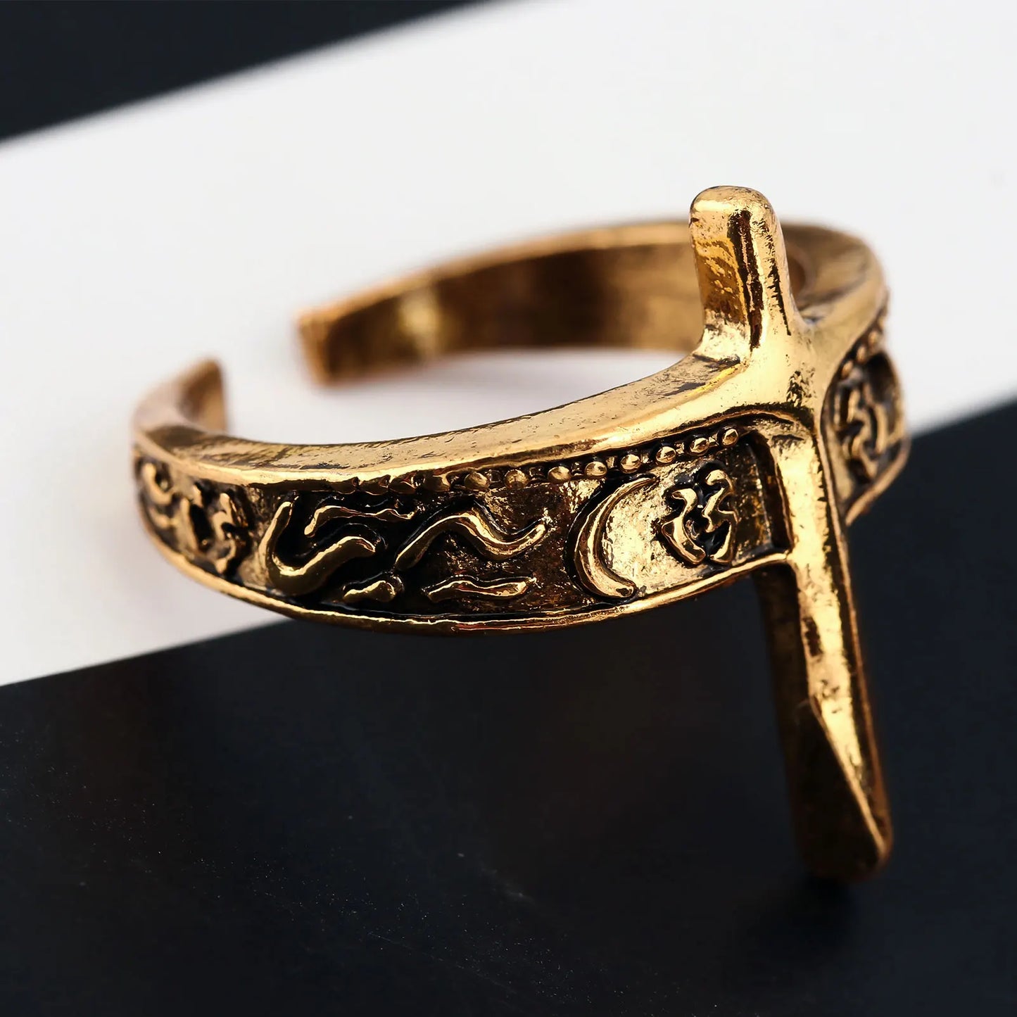 Lloyd's Sword Ring